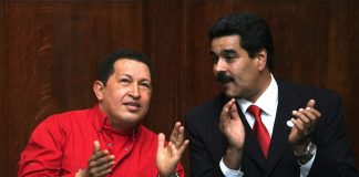 Venezuelan President Hugo Chavez (L) and