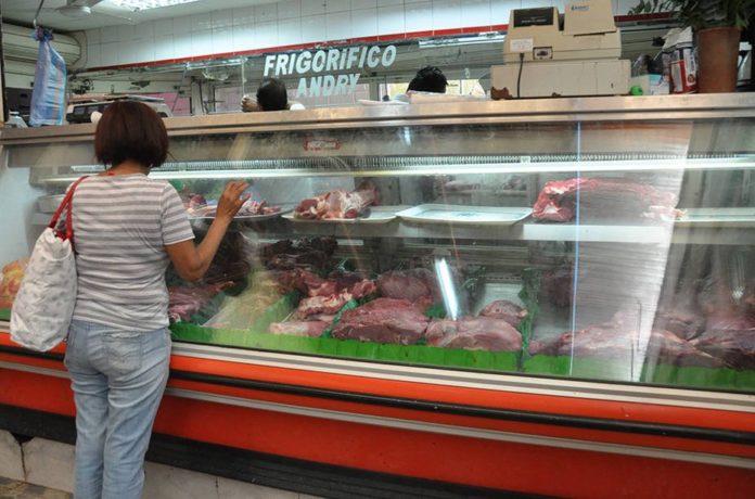 Economista Briceño: “Hay un gran déficit de producción de carne en Venezuela”