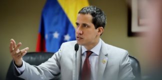 Bloomberg: Guaidó insta a juez a no acelerar venta de refinería