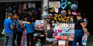 ¿Cuánto cayó la economía venezolana de 2013 a 2021?