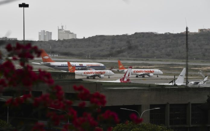 Discuten nueva ley de aeronáutica