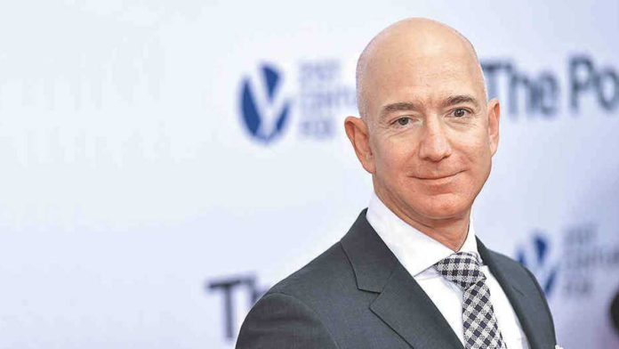 Jeff Bezos invierte con los hijos de Álvaro Uribe en bienes raíces