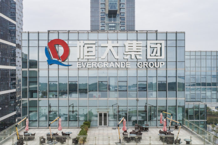 ¿Quién es el fundador de Evergrande Group, la empresa inmobiliaria de China hoy en bancarrota?