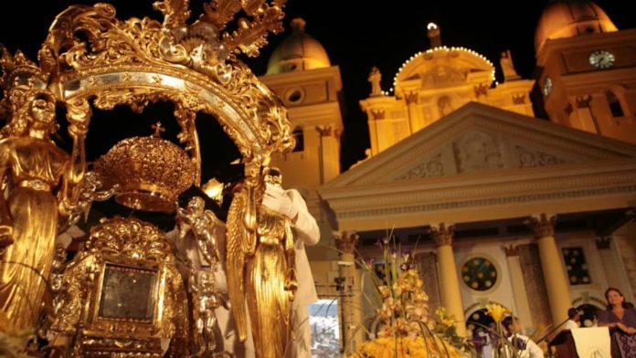 Zulianos celebran 312 años de su patrona, la Virgen de La Chinita este #18Nov